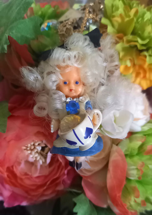 Kazuko Ogawa �S�X���� �S�V�b�N �����[�^ �f�U�C�i�[